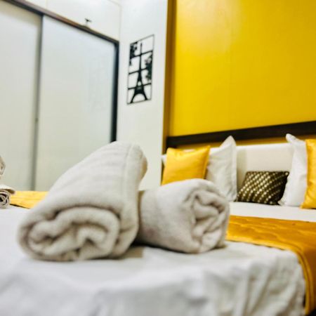7 Seasons Palm Suite With Sky Orbit, Balcony, Swimming Pool, Wifi, Playground Rajkot Eksteriør billede