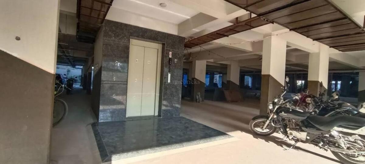 7 Seasons Palm Suite With Sky Orbit, Balcony, Swimming Pool, Wifi, Playground Rajkot Eksteriør billede