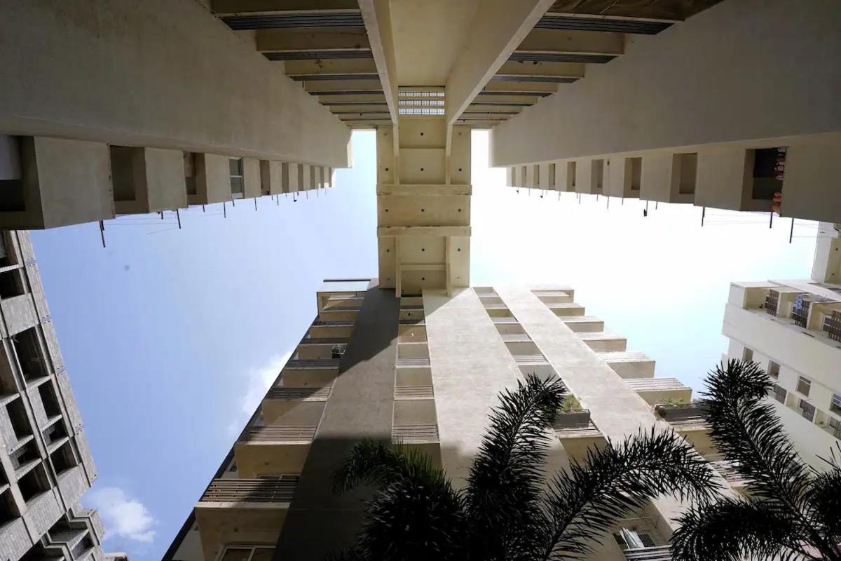 7 Seasons Palm Suite With Sky Orbit, Balcony, Swimming Pool, Wifi, Playground Rajkot Eksteriør billede